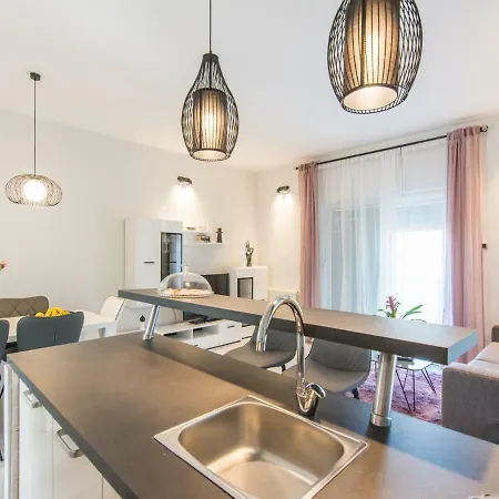 Ana 4* With Pool, Задар