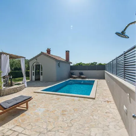 Ana 4* With Pool, Вилла