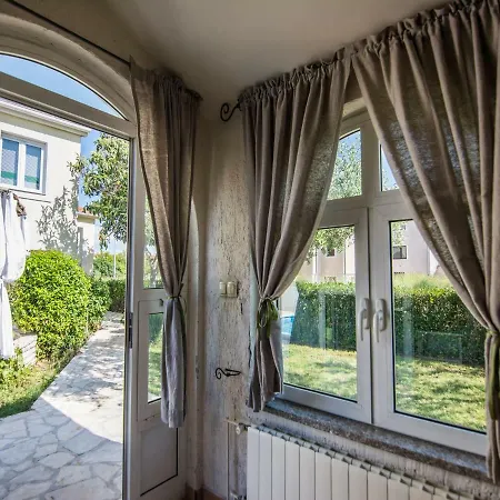 Ana 4* With Pool, Villa Zara