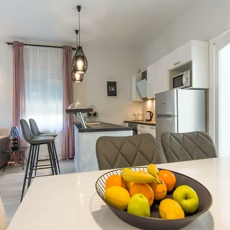 Ana 4* With Pool, Villa